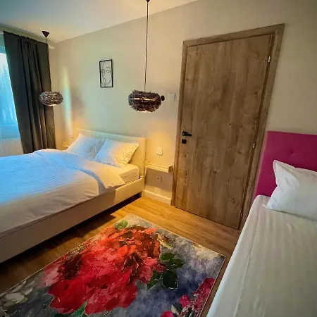 Best Place To Stay-Self Check In-24H Resita Exterior foto